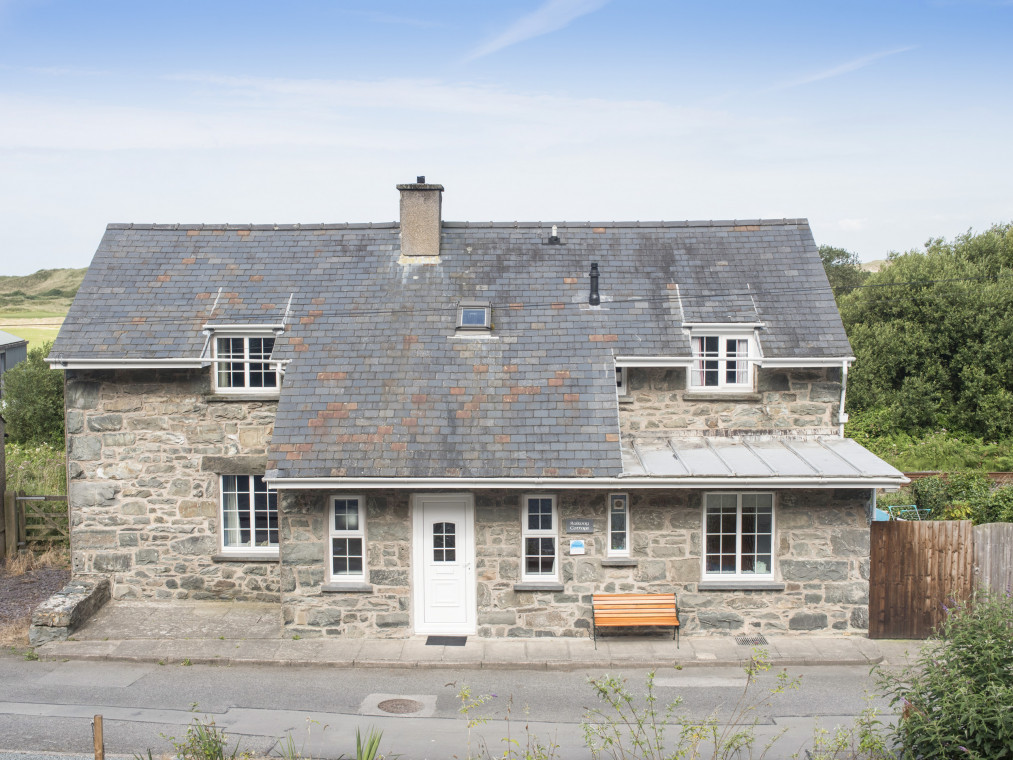 Hendre farmhouse outlet boarding kennels