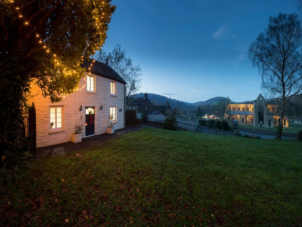 Tintern Abbey Cottage Dog Friendly Cottages & Self Catering